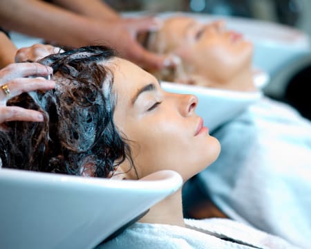 Massagem de Hair Spa com Aromaterapia + Brushing para 2 | Factory Hair Artisans Massagem de Hair Spa com Aromaterapia + Brushing para 2 | Factory Hair Artisans
