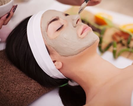 Clínica Corpo Natural | Esfoliação e Massagem Corporal + Máscara Facial Clínica Corpo Natural | Esfoliação e Massagem Corporal + Máscara Facial