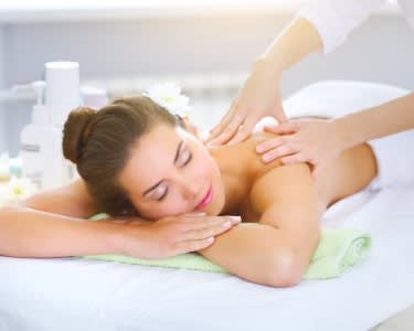 Massagem com Aromaterapia | Clínica do Terço Massagem com Aromaterapia | Clínica do Terço