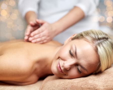 Massagem de Relaxamento e Ritual de Chá para 2 | Clínica Lux Massagem de Relaxamento e Ritual de Chá para 2 | Clínica Lux