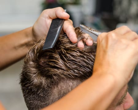 Lurdes Cabeleireiro | Corte + Brushing + Máscara + Lavagem | 2 Pessoas Lurdes Cabeleireiro | Corte + Brushing + Máscara + Lavagem | 2 Pessoas