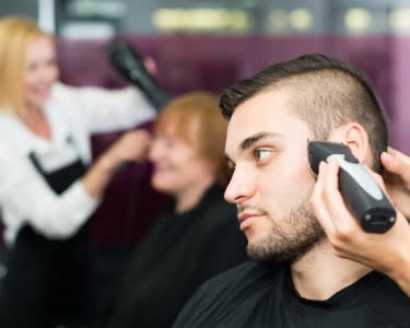 Corte de Cabelo para Senhora + Corte para Homem | Dello Clinique Corte de Cabelo para Senhora + Corte para Homem | Dello Clinique