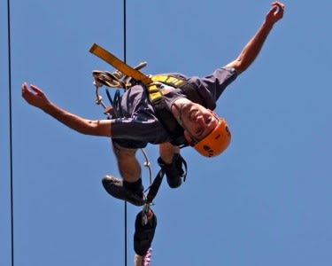 Bungee Jumping + Slide no Parque Diver Lanhoso Bungee Jumping + Slide no Parque Diver Lanhoso