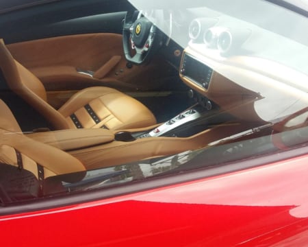 Conduzir um Ferrari em Lisboa | 2 Rotas à Escolha