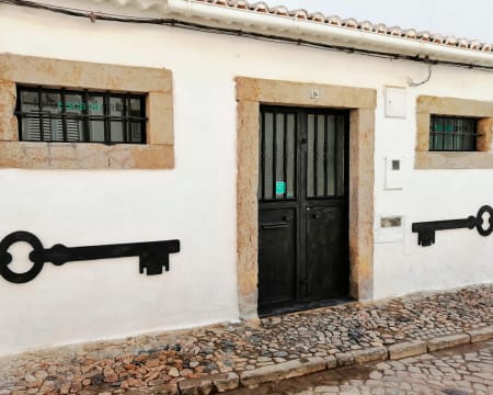 Faro Escape Game | Jogo «A Chave Perdida» | Até 4 Pessoas Faro Escape Game | Jogo «A Chave Perdida» | Até 4 Pessoas