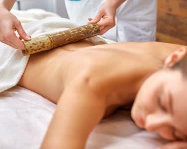 Massagem com Bambu | Espaço RB Massagem com Bambu | Espaço RB