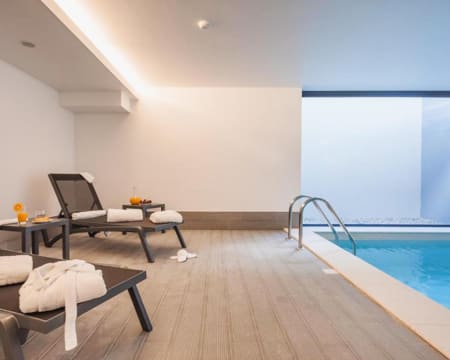Hotel Essence Inn Marianos 4* | 1 Noite para 2 Adultos + 1 Criança em Quarto Duplo Hotel Essence Inn Marianos 4* | 1 Noite para 2 Adultos + 1 Criança em Quarto Duplo