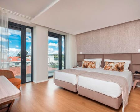 Hotel Essence Inn Marianos 4* | 1 Noite em Quarto Duplo Hotel Essence Inn Marianos 4* | 1 Noite em Quarto Duplo