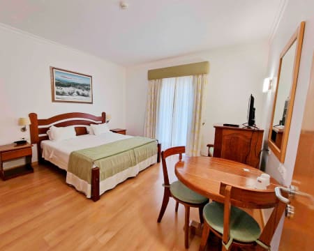 Hotel Quinta dos Cedros | 1 Noite em Quarto Duplo Hotel Quinta dos Cedros | 1 Noite em Quarto Duplo