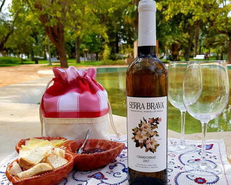 Herdade Canal Caveira | Visita à Adega + Prova de 3 Vinhos Serra Brava para Dois Herdade Canal Caveira | Visita à Adega + Prova de 3 Vinhos Serra Brava para Dois