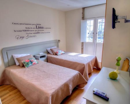 Hotel Os Poetas | 1 Noite em Quarto Duplo