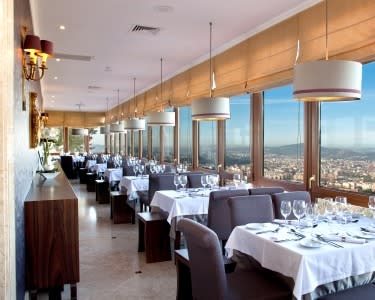 Restaurante Hotel do Elevador | Jantar com Vista Panorâmica Restaurante Hotel do Elevador | Jantar com Vista Panorâmica