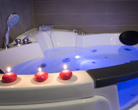 Inn Pier Aveiro | Estadia Romântica com Jacuzzi