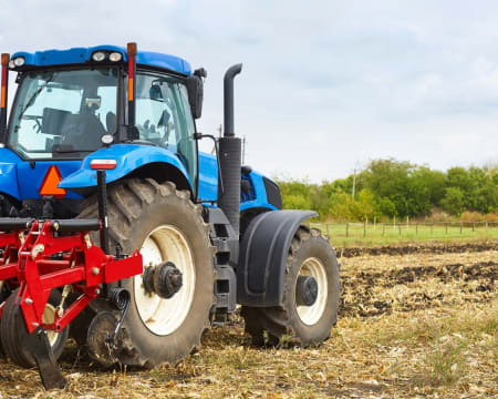 Condução de Tractor com Alfaia Agrícola para 2 Condução de Tractor com Alfaia Agrícola para 2