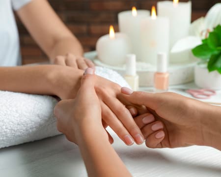 Manicure com Verniz Gel para Ela + Pedicure para Ele | Instituto de Beleza Sílvia Ferreira Manicure com Verniz Gel para Ela + Pedicure para Ele | Instituto de Beleza Sílvia Ferreira