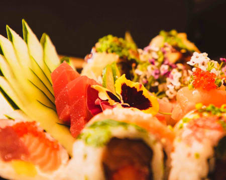 Kabuki Sushi | Combinado de 30 Peças de Sushi & Sobremesa para Dois Kabuki Sushi | Combinado de 30 Peças de Sushi & Sobremesa para Dois