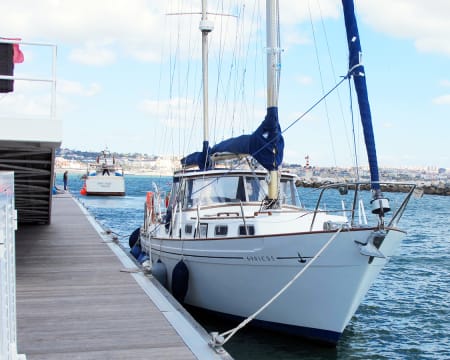 Passeio de Veleiro Privado no Tejo para Dois c/ Bebidas a Bordo | Blue Walk Follow By Sea Boat Trips Passeio de Veleiro Privado no Tejo para Dois c/ Bebidas a Bordo | Blue Walk Follow By Sea Boat Trips