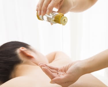 Massagem com Óleos Essenciais | Korpuss Wellness Spa Massagem com Óleos Essenciais | Korpuss Wellness Spa