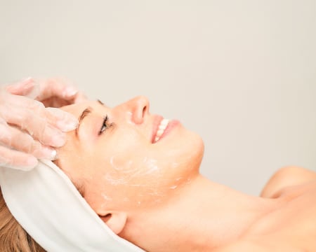Estética Aline Fonseca | Limpeza de Pele Simples | 2 Pessoas Estética Aline Fonseca | Limpeza de Pele Simples | 2 Pessoas