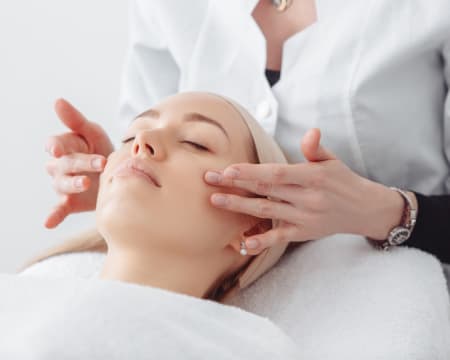 Limpeza de Pele Profunda | Lola’s Esthetic Academy Limpeza de Pele Profunda | Lola’s Esthetic Academy