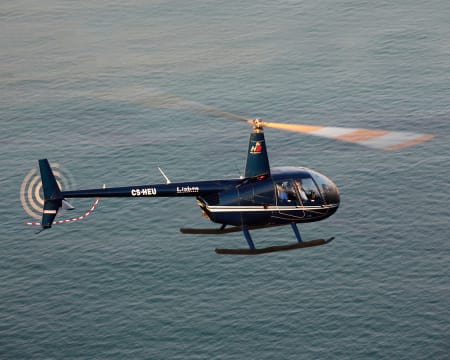 Lisbon Helicopters | Vale de Desconto de 99,90€ em Voo de Helicóptero | Até 3 Pessoas Lisbon Helicopters | Vale de Desconto de 99,90€ em Voo de Helicóptero | Até 3 Pessoas