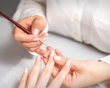 DM Clinic | Manicure com Gelinho | 2 Pessoas DM Clinic | Manicure com Gelinho | 2 Pessoas