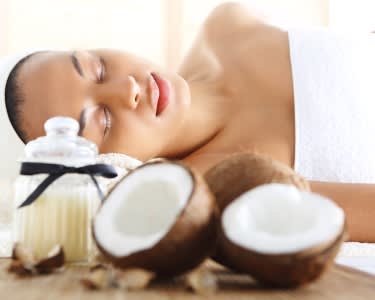 Massagem Óleo de Côco | Bia Day Spa Morabeza Massagem Óleo de Côco | Bia Day Spa Morabeza