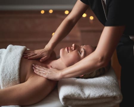 Satsanga Wellness Cascais | Sauna + Massagem c/ Óleos Essenciais Satsanga Wellness Cascais | Sauna + Massagem c/ Óleos Essenciais