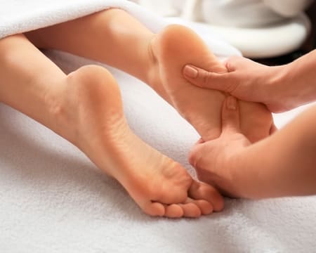 Satsanga Spa Tomar | Circuito de Águas + Esfoliação de Mãos ou Pés | 2 Pessoas Satsanga Spa Tomar | Circuito de Águas + Esfoliação de Mãos ou Pés | 2 Pessoas