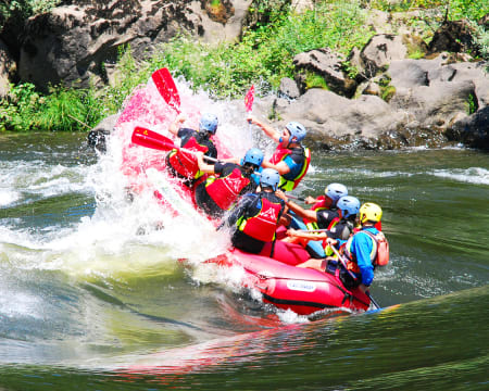Experiência de Rafting no Rio Minho Experiência de Rafting no Rio Minho