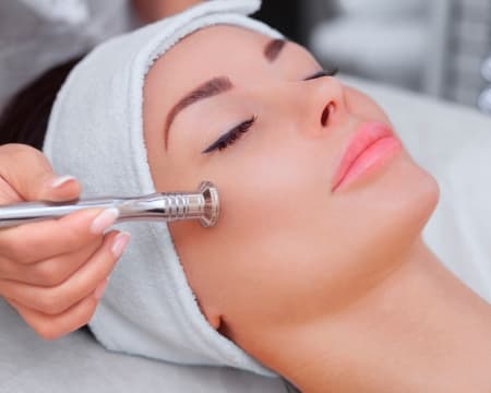 Clínica do Terço | 2 Sessões de Micro Facial Clínica do Terço | 2 Sessões de Micro Facial