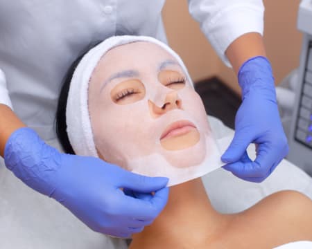 Mini Facial c/ Máscara e LED Terapia | Fabiana Morijo - Lisboa Mini Facial c/ Máscara e LED Terapia | Fabiana Morijo - Lisboa