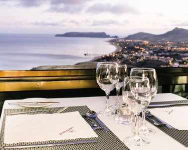 Refeição a Dois com Vista para a Praia de Porto Santo | Madeira