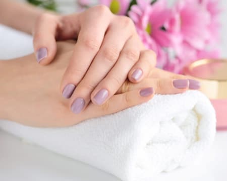 Manicure com Esfoliação e Parafina | Paula Teixeira Cabeleireiro Manicure com Esfoliação e Parafina | Paula Teixeira Cabeleireiro