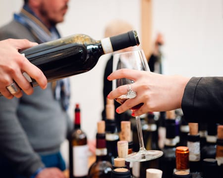 Prova de 5 Vinhos de Gama Alta e Petiscos para Dois | Colheita de 1000 Castas Prova de 5 Vinhos de Gama Alta e Petiscos para Dois | Colheita de 1000 Castas