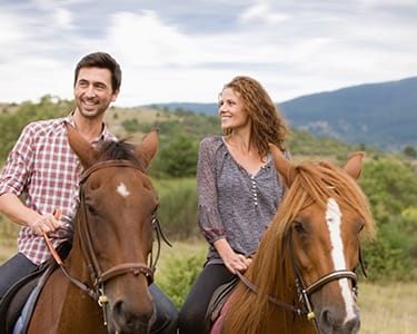 Dia Romântico na Quinta do Banco com Almoço e Experiência a Cavalo para 2 Dia Romântico na Quinta do Banco com Almoço e Experiência a Cavalo para 2