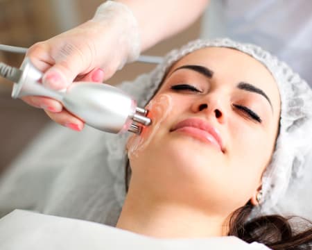 Bella Donna LVI | Tratamento de Rosto com Radiofrequência e Massagem Bella Donna LVI | Tratamento de Rosto com Radiofrequência e Massagem