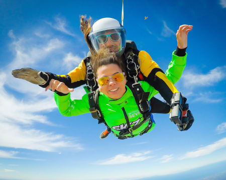 Salto de Paraquedas | Skydive no Algarve a 3000m | Emoção Junto ao Mar!
