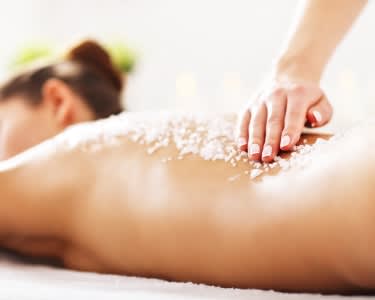 Esfoliação e Hidratação Corporal com Massagem | Clínica Dra. Cátia Amaral Esfoliação e Hidratação Corporal com Massagem | Clínica Dra. Cátia Amaral