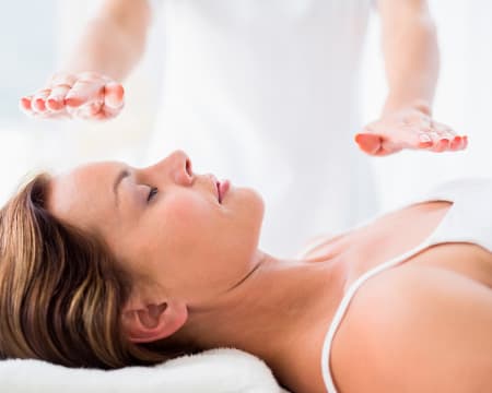 BeClinic Lisboa | Sessão de Reiki | 2 Pessoas BeClinic Lisboa | Sessão de Reiki | 2 Pessoas