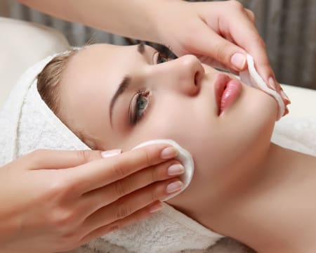 Tratamento de Rejuvenescimento de Rosto c/ Ultrassons | Studio BodyCare Tratamento de Rejuvenescimento de Rosto c/ Ultrassons | Studio BodyCare