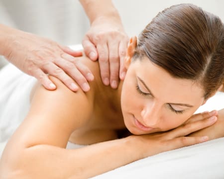 Golden Fitness & Spa | Massagem de Relaxamento Geral Golden Fitness & Spa | Massagem de Relaxamento Geral