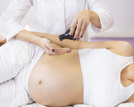 Irina's Spa | Massagem de Relaxamento para Grávida Irina's Spa | Massagem de Relaxamento para Grávida