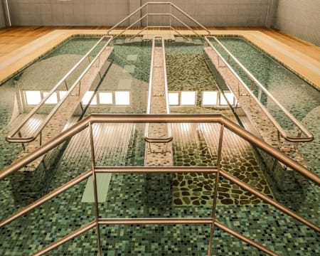 Termas de Sulfúrea | Massagem Corpo Inteiro + Banho Hidromassagem + Duche Agulheta c/ Acesso à Piscina para 2 Termas de Sulfúrea | Massagem Corpo Inteiro + Banho Hidromassagem + Duche Agulheta c/ Acesso à Piscina para 2