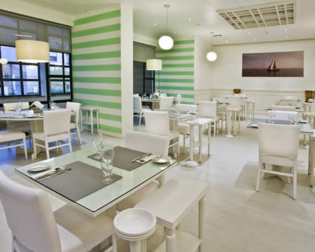 Restaurante A Fragata - Tryp Montijo Parque Hotel | Entrada, Prato & Sobremesa Restaurante A Fragata - Tryp Montijo Parque Hotel | Entrada, Prato & Sobremesa