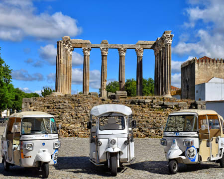 Tour em Tuk Tuk no Centro Histórico de Évora para 2 Tour em Tuk Tuk no Centro Histórico de Évora para 2