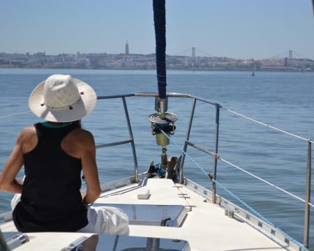 Passeio de Veleiro pelo Rio Tejo Day Tours | Breeze Passion Passeio de Veleiro pelo Rio Tejo Day Tours | Breeze Passion