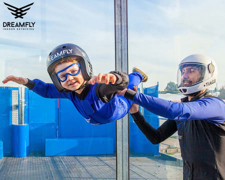 DreamFly Indoor Skydiving Porto | Experiência de Voo para Criança + Vídeo DreamFly Indoor Skydiving Porto | Experiência de Voo para Criança + Vídeo