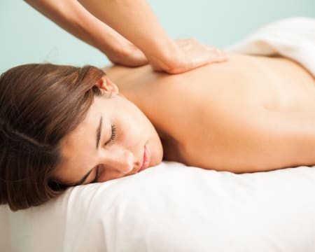 Vulcão de Beleza | Massagem de Relaxamento + Tonificação Facial Vulcão de Beleza | Massagem de Relaxamento + Tonificação Facial