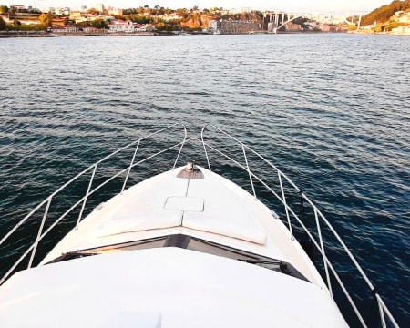 Passeio de Iate no Douro para Dois | Yachting Style Passeio de Iate no Douro para Dois | Yachting Style